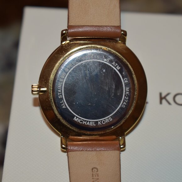 Michael Kors MK-2740 Watch with Box - Picture 5 of 5
